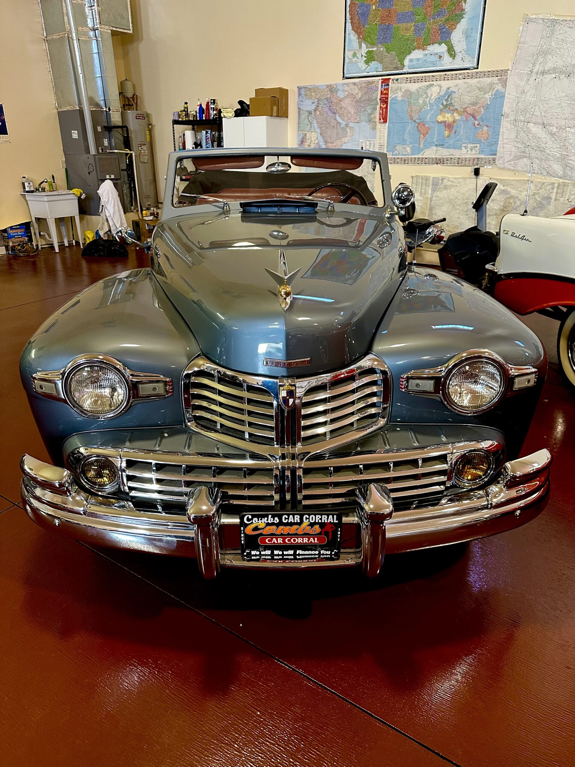 Lincoln-Continental-executive-1946-Gray-Red-28