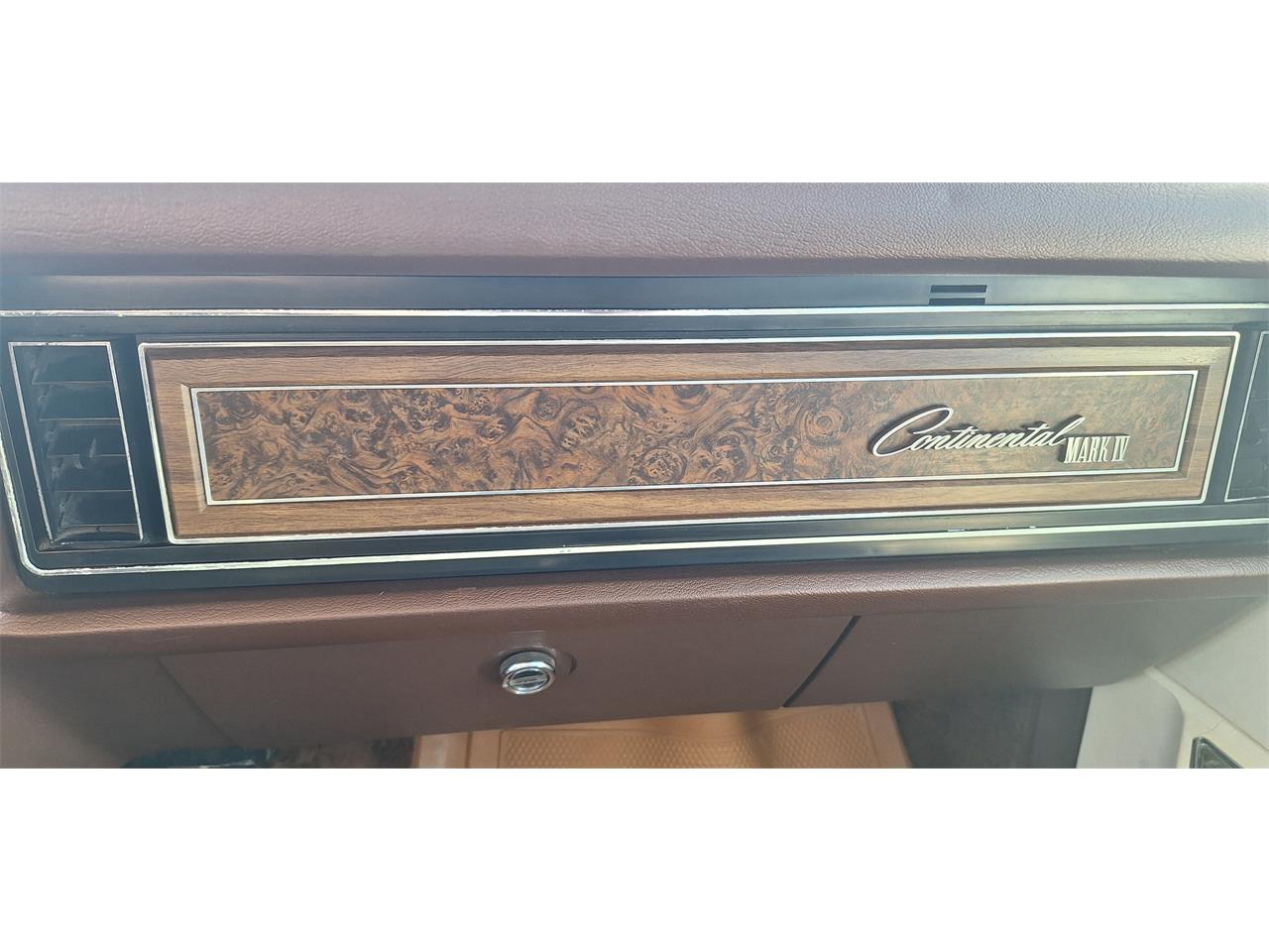 Lincoln-Continental-mark-iv-1973-Rust-White-with-Brown-1