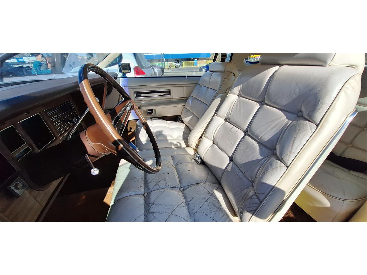 Lincoln-Continental-mark-iv-1973-Rust-White-with-Brown-11