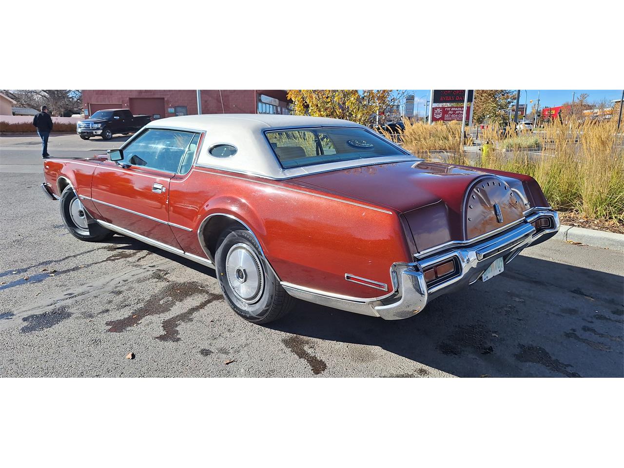 Lincoln-Continental-mark-iv-1973-Rust-White-with-Brown-7