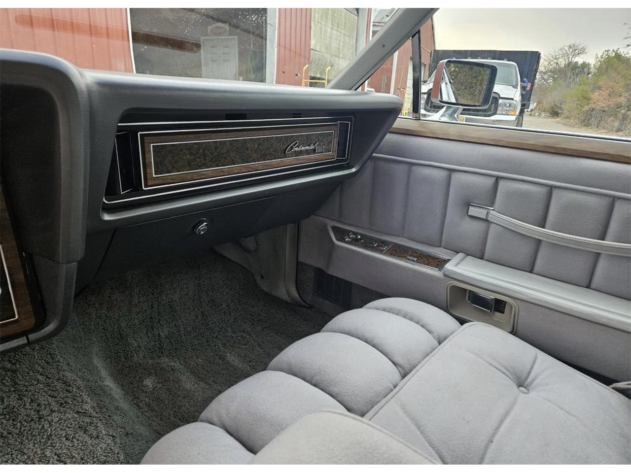 Lincoln-Continental-mark-iv-1976-Black-Gray-13