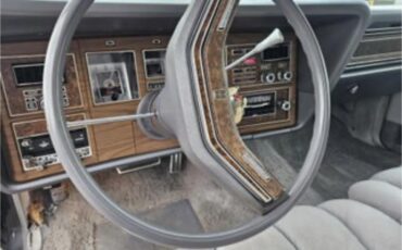 Lincoln-Continental-mark-iv-1976-Black-Gray-9