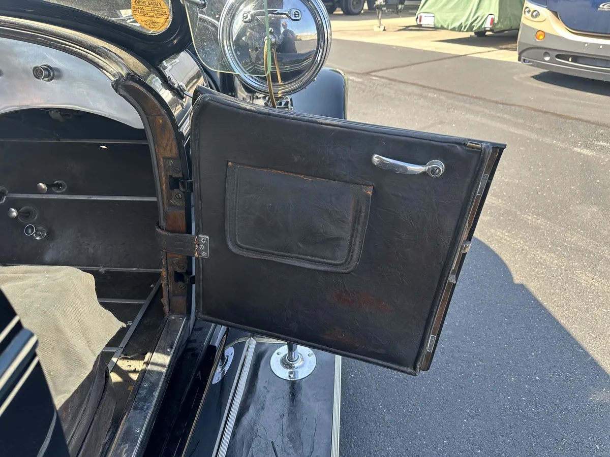 Lincoln-L-series-1925-Black-Mouse-Grey-13