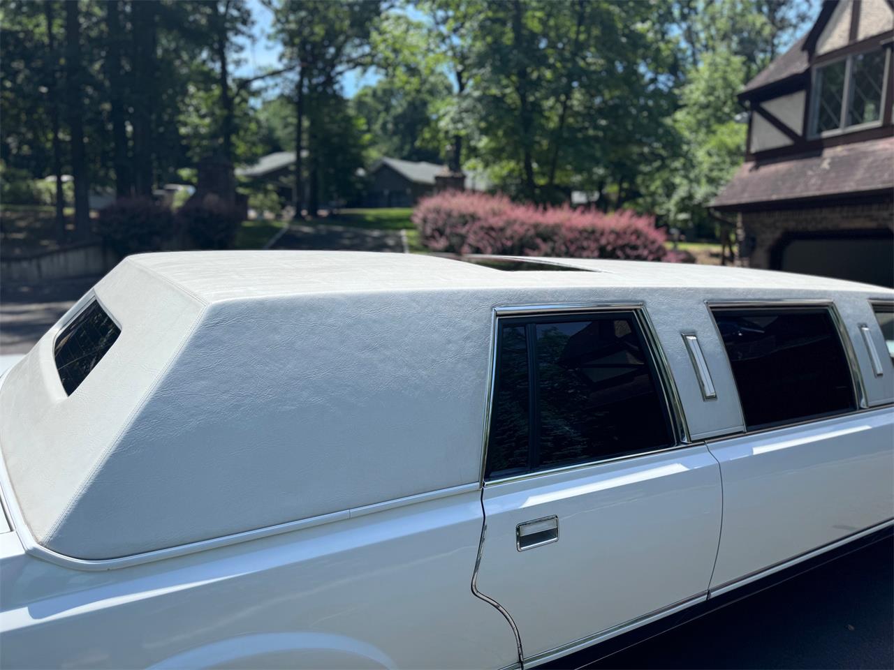Lincoln-Limousine-1988-White-Gray-12