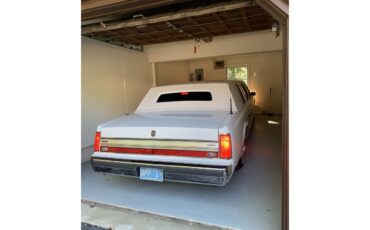 Lincoln-Limousine-1988-White-Gray-13