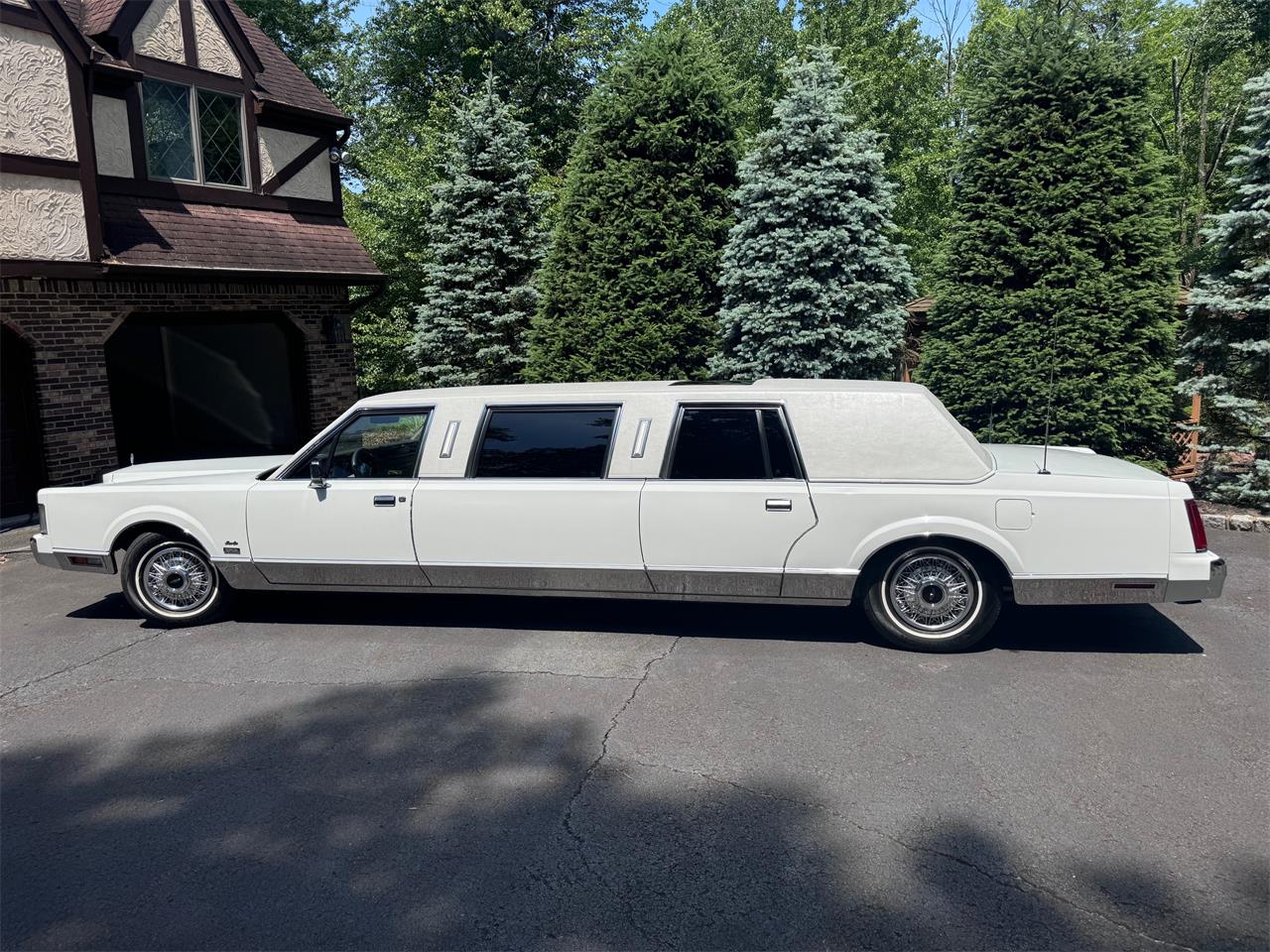 Lincoln-Limousine-1988-White-Gray-2