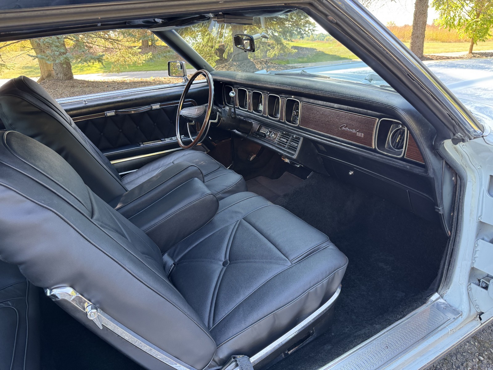Lincoln-Mark-Series-1969-Coupe-12