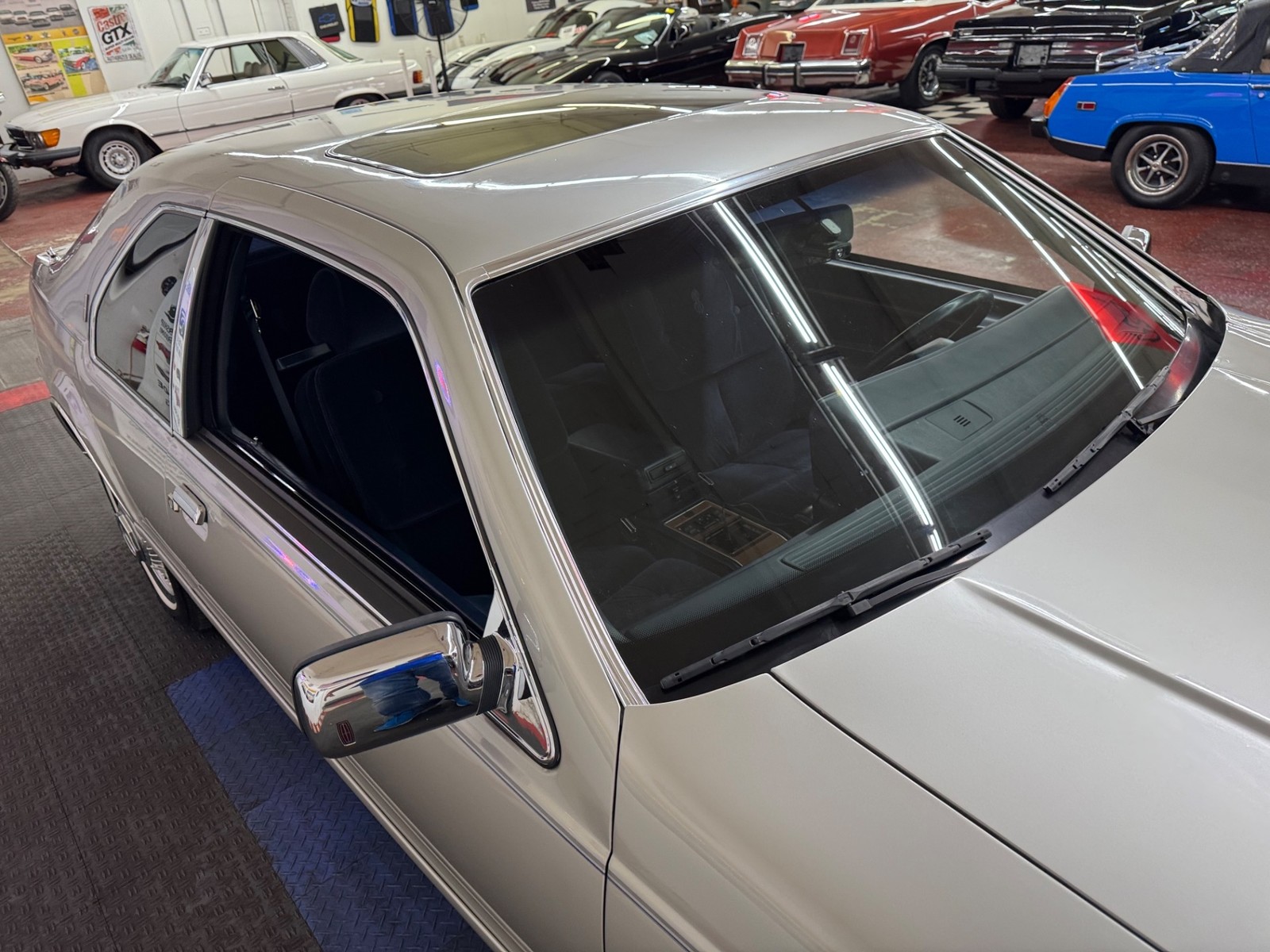 Lincoln-Mark-Series-1987-2-Door-10