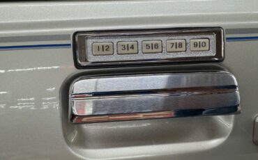 Lincoln-Mark-Series-1987-2-Door-21