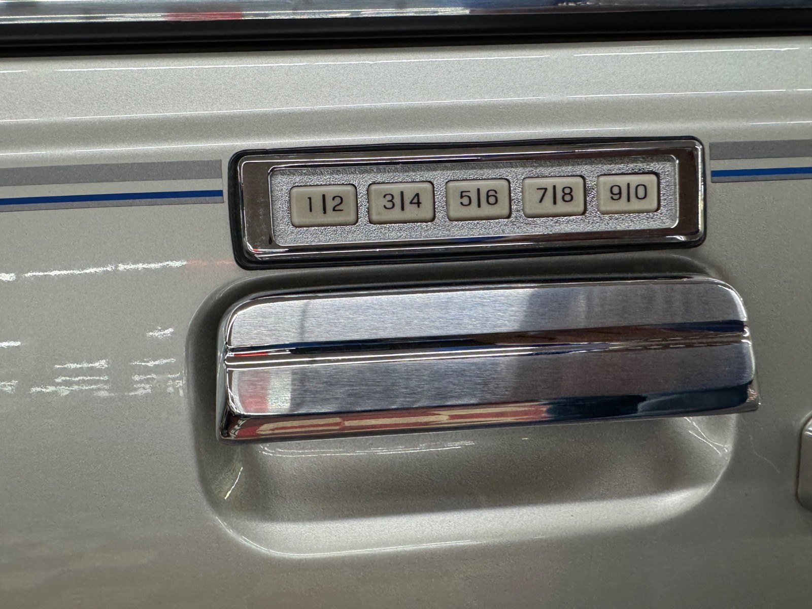 Lincoln-Mark-Series-1987-2-Door-21