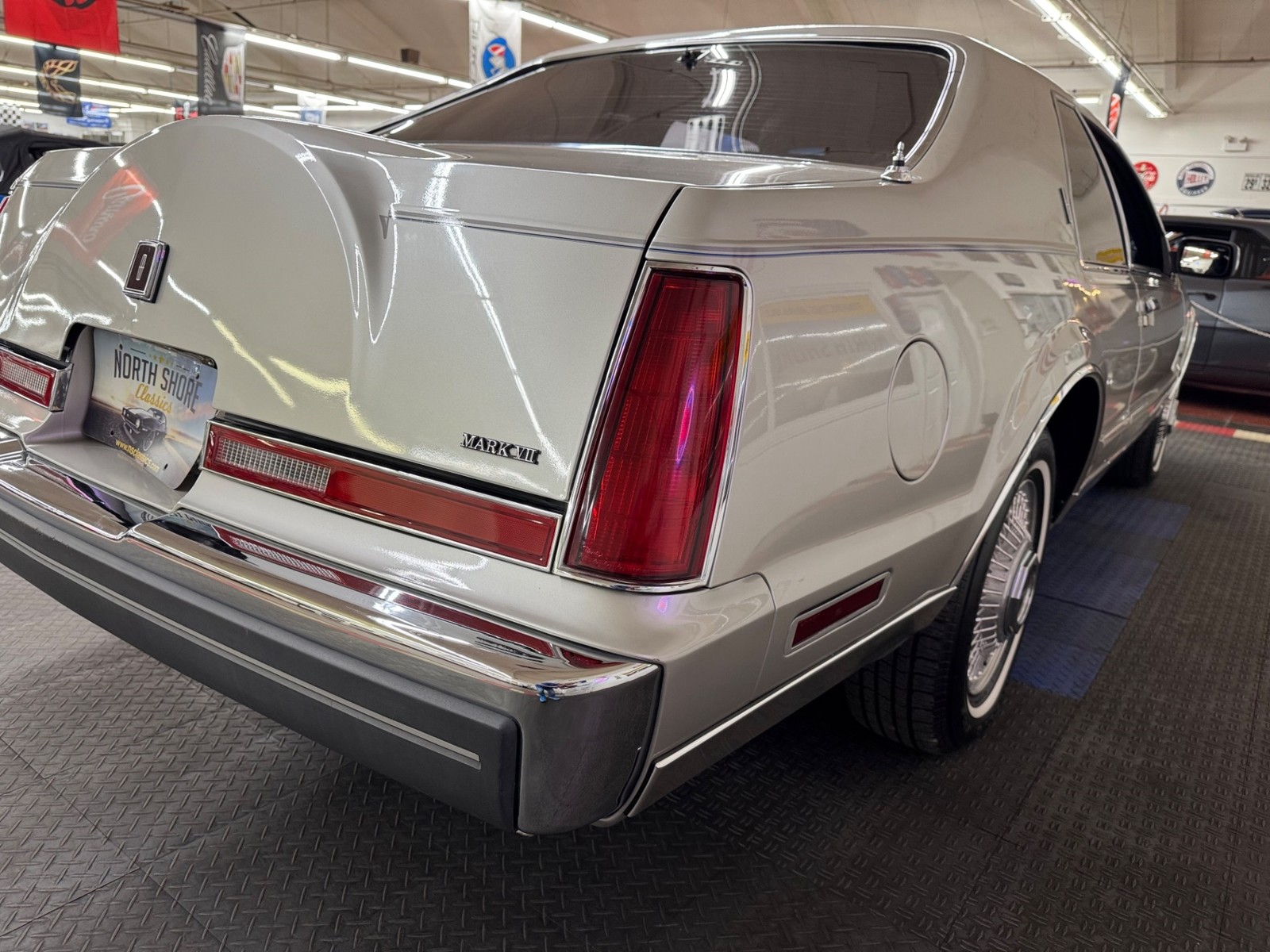 Lincoln-Mark-Series-1987-2-Door-25