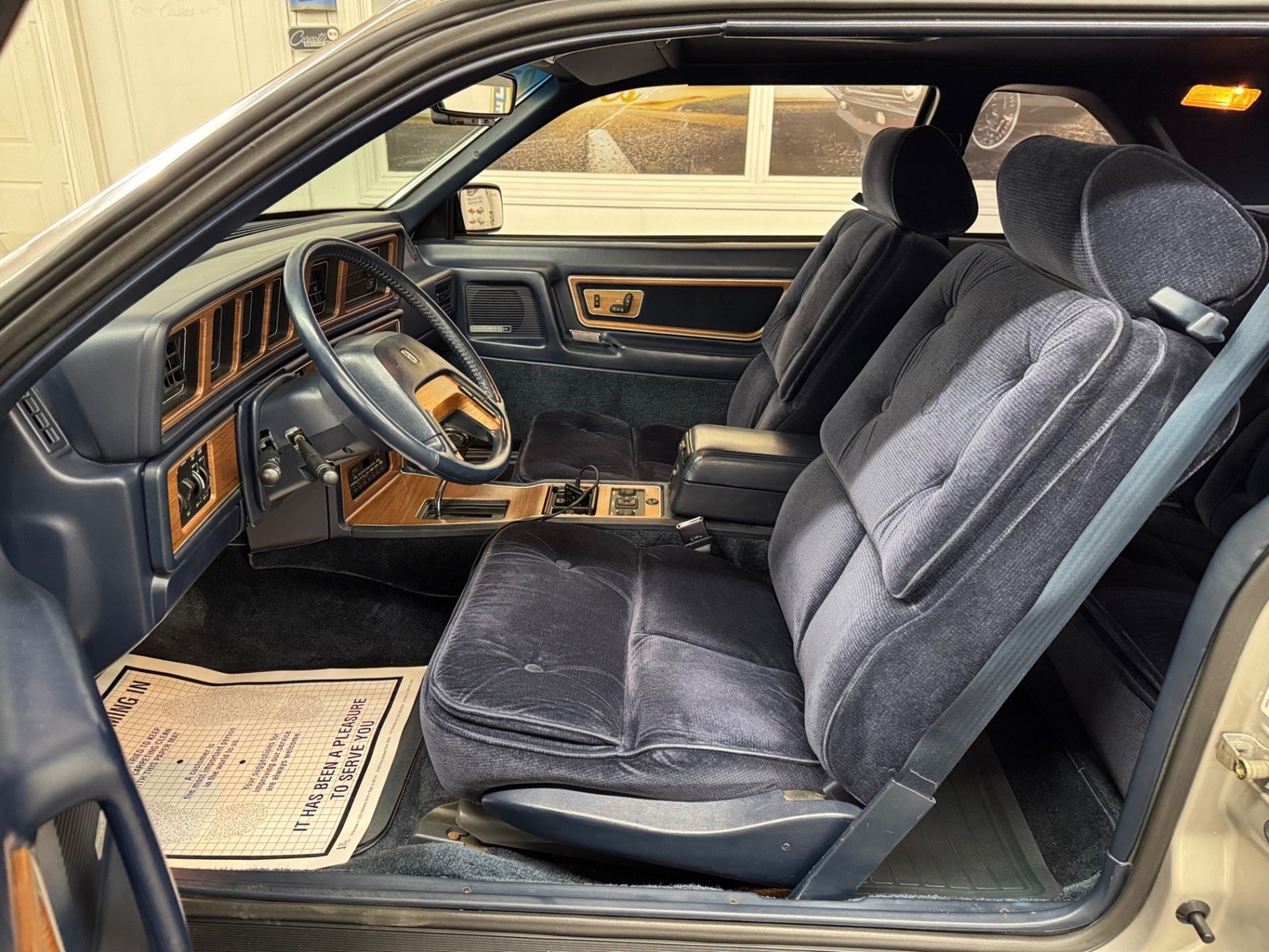 Lincoln-Mark-Series-1987-2-Door-30