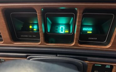 Lincoln-Mark-Series-1987-2-Door-33