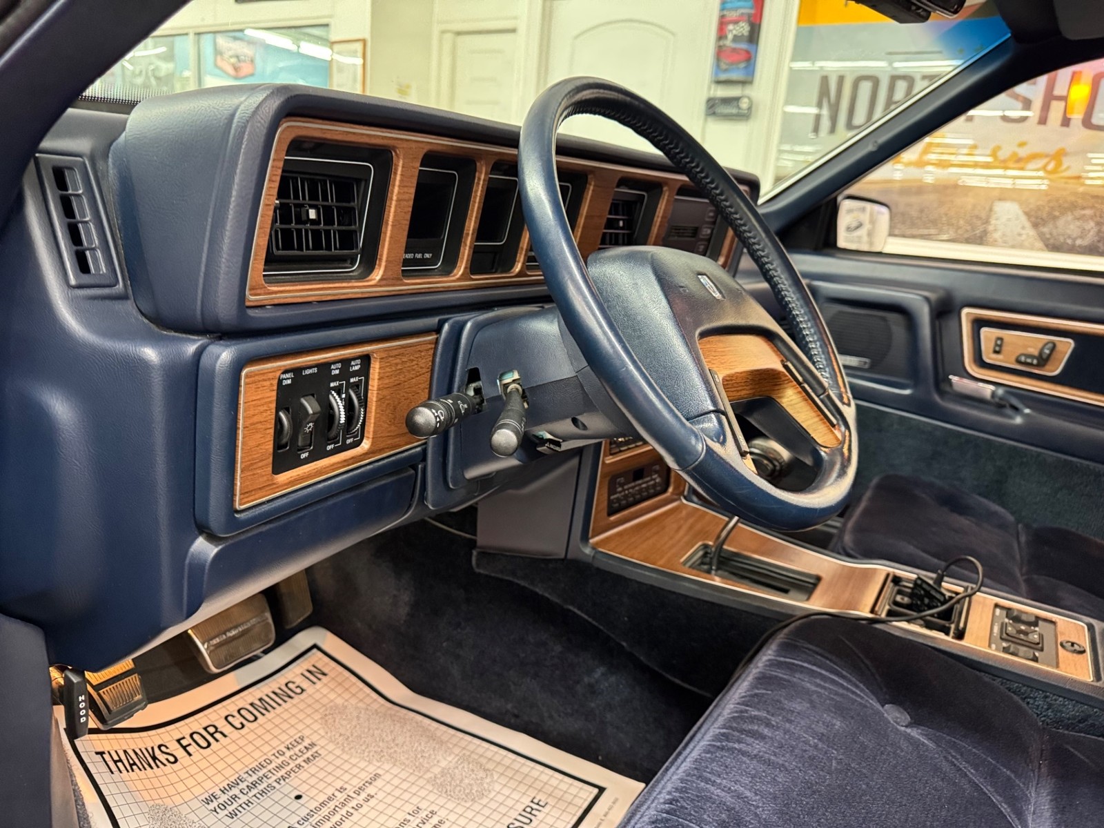 Lincoln-Mark-Series-1987-2-Door-39