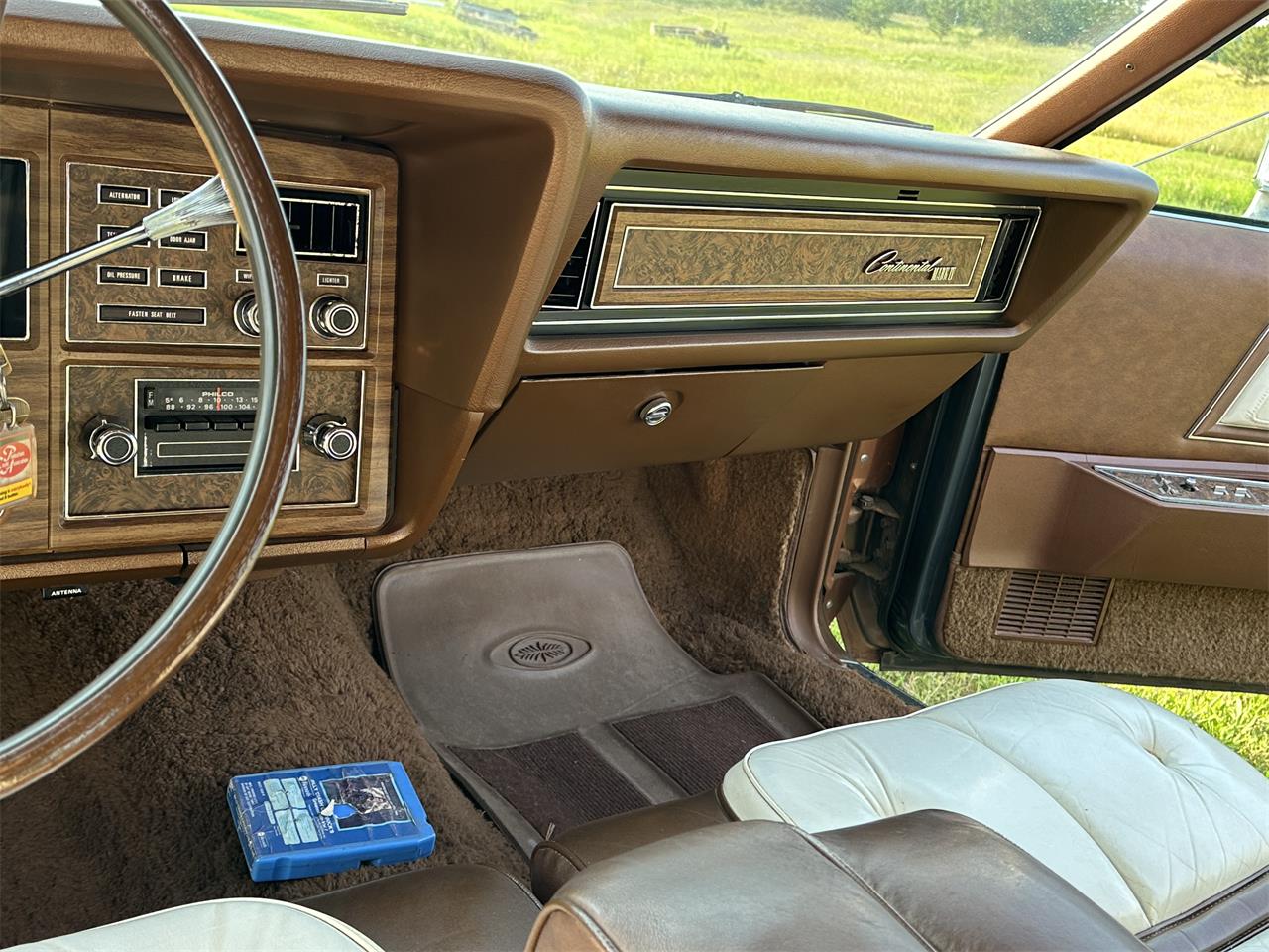 Lincoln-Mark-iv-1974-Brown-WhiteBrown-3