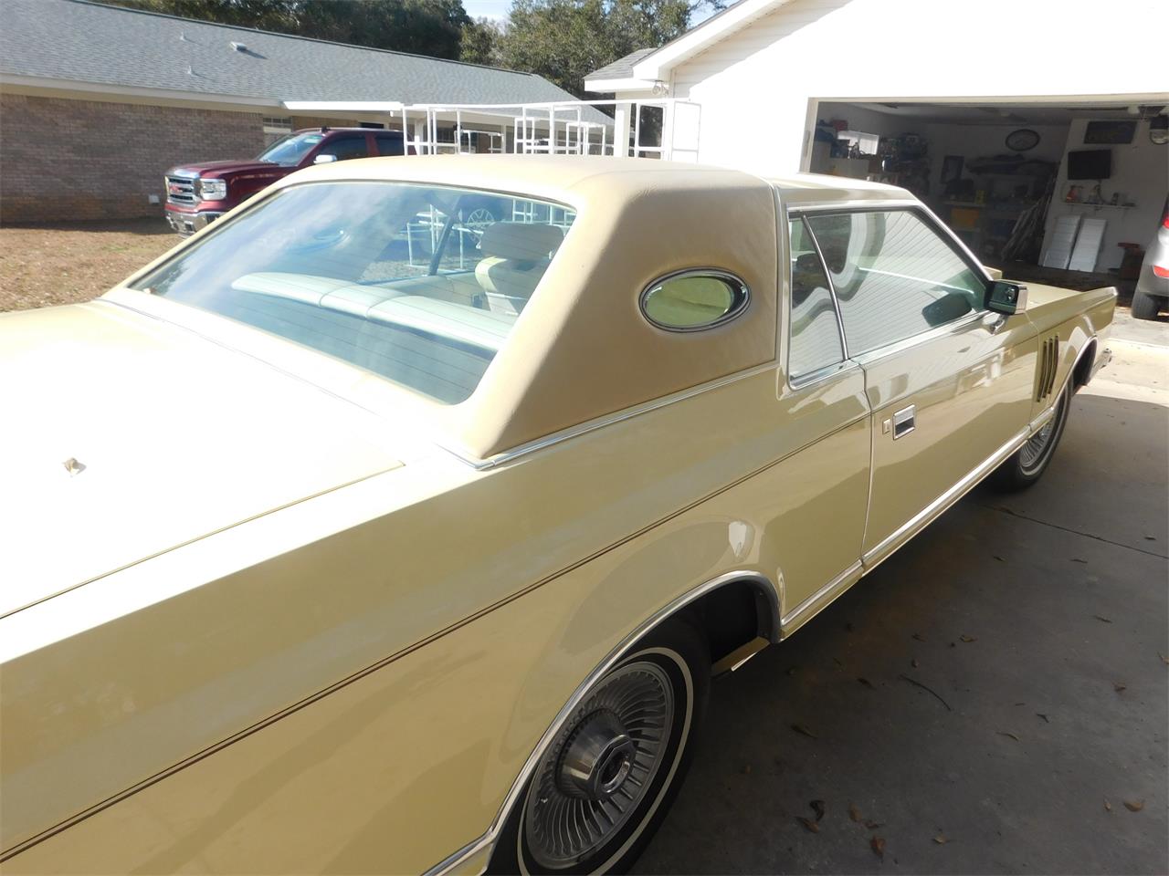 Lincoln-Mark-v-1978-Cream-Cream-3