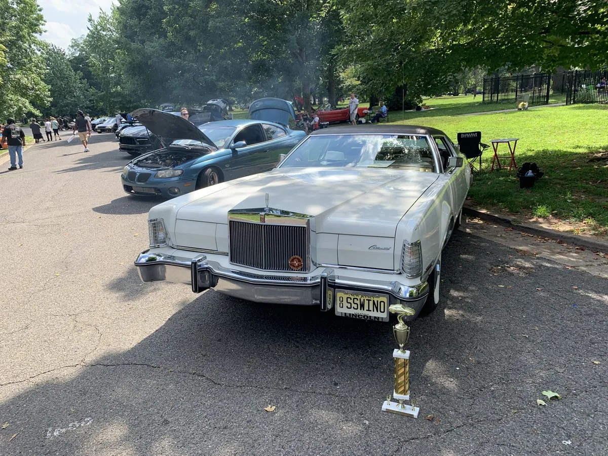 Lincoln-Mk-4-1974-White-Saddle-Two-Tone-1