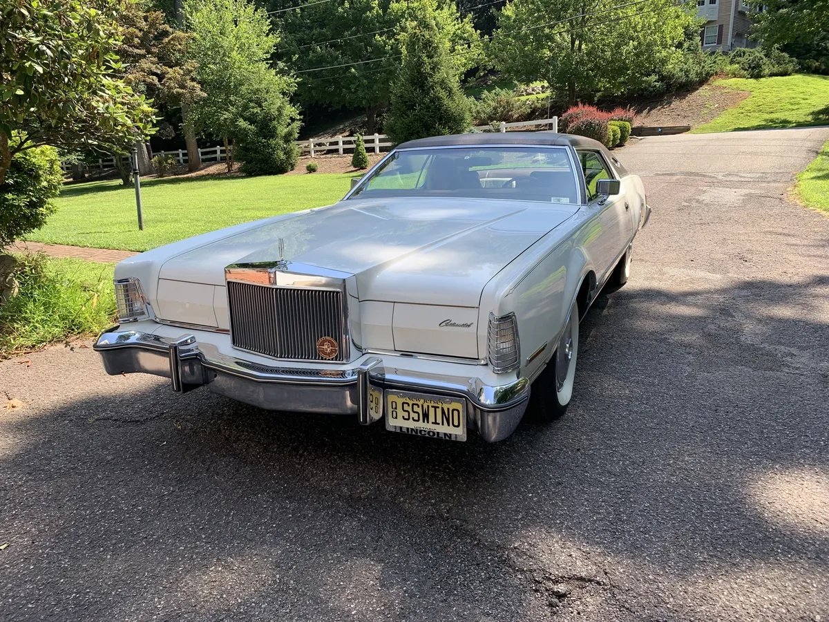 Lincoln-Mk-4-1974-White-Saddle-Two-Tone-12