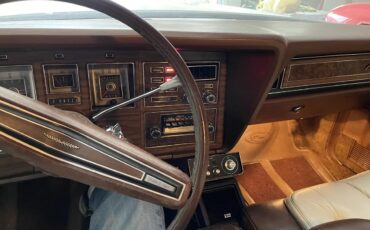 Lincoln-Mk-4-1974-White-Saddle-Two-Tone-7