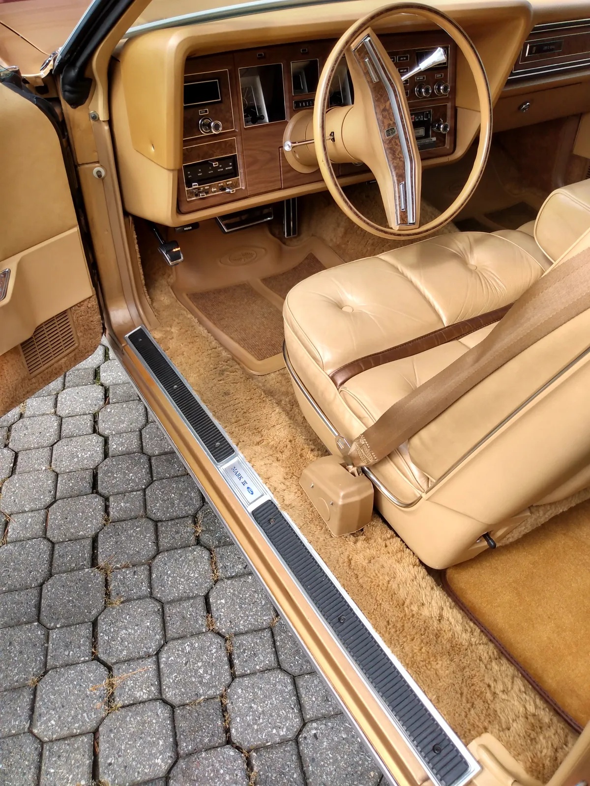 Lincoln-Mk-4-1975-Bronze-Gold-Tan-And-Saddle-Leather-1