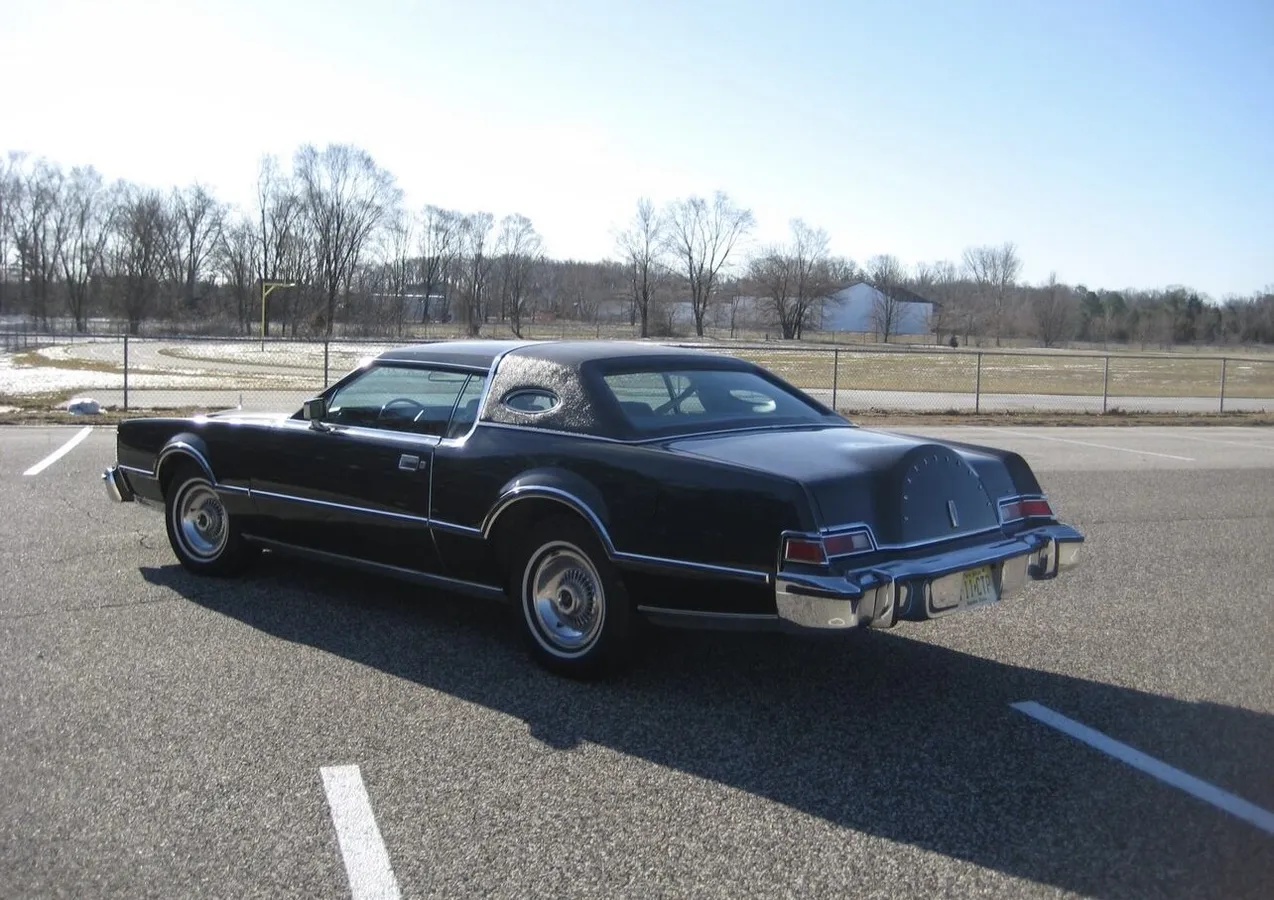 Lincoln-Mk-4-1976-Black-Gray-14