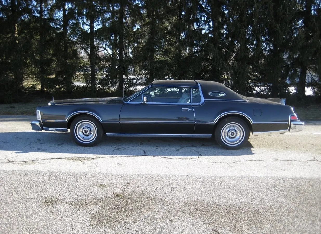 Lincoln-Mk-4-1976-Black-Gray-15