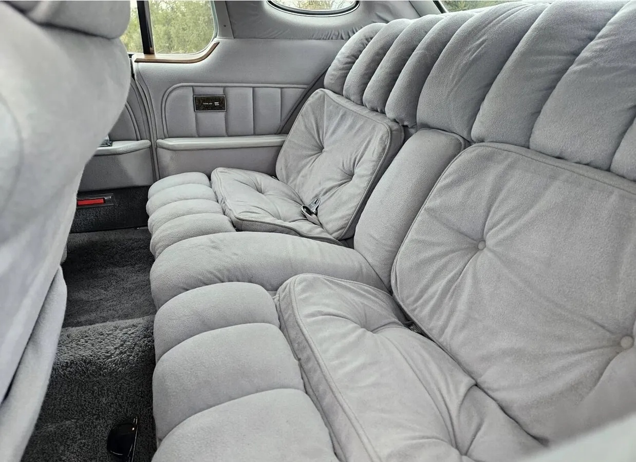 Lincoln-Mk-4-1976-Black-Gray-9