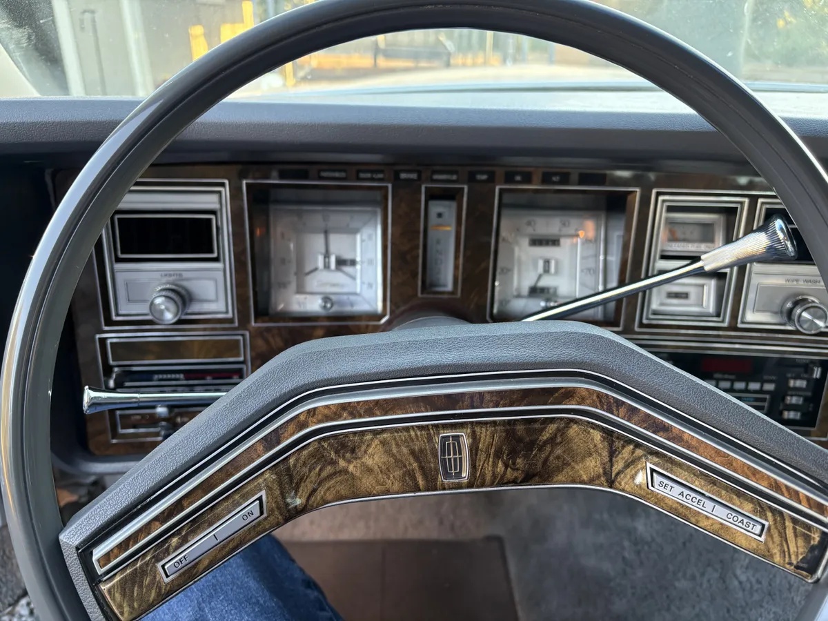 Lincoln-Mk-5-1979-Dove-Gray-Dove-Gray-5