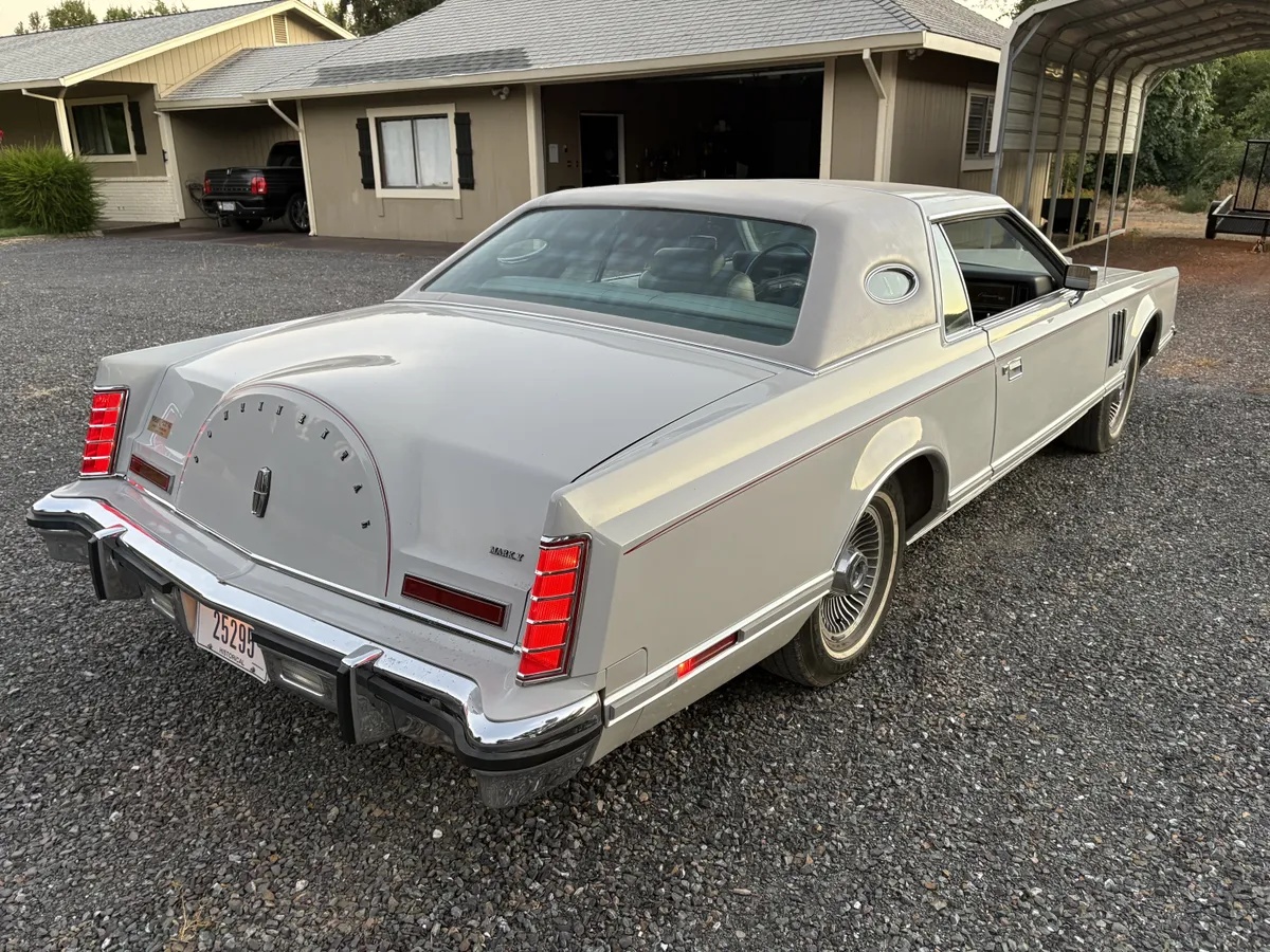 Lincoln-Mk-5-1979-Dove-Gray-Dove-Gray-7