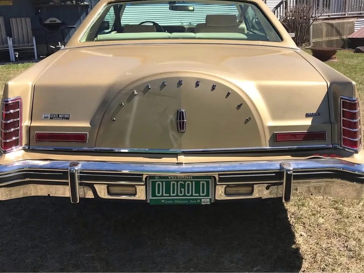 Lincoln-Mk-5-1979-Gold-Cream-Leather-2