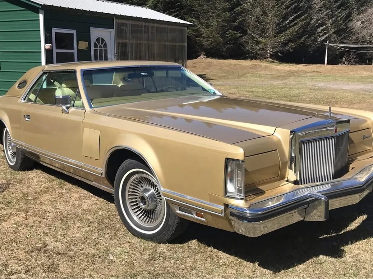 Lincoln-Mk-5-1979-Gold-Cream-Leather-3