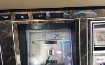 Lincoln-Mk-5-1979-Gold-Cream-Leather-8