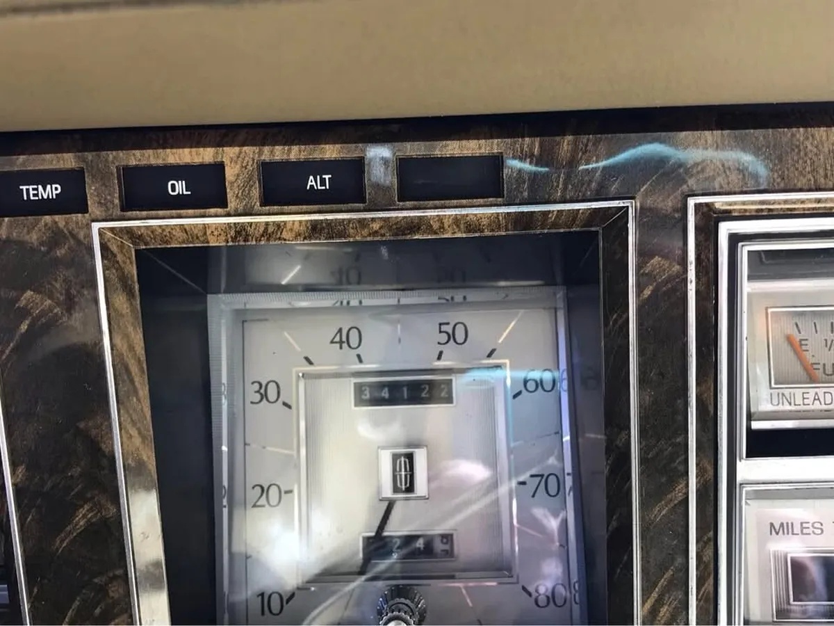 Lincoln-Mk-5-1979-Gold-Cream-Leather-8