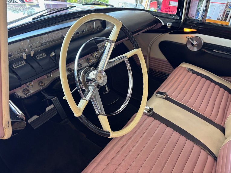 Lincoln-Premiere-1956-Amethyst-pink-white-11