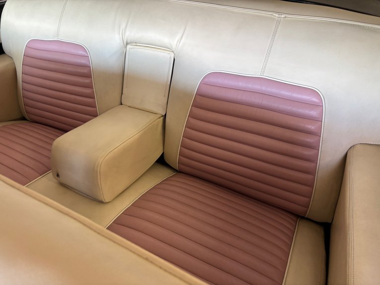 Lincoln-Premiere-1956-Amethyst-pink-white-17