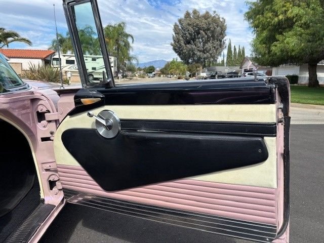 Lincoln-Premiere-1956-Amethyst-pink-white-18