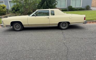 Lincoln-Premiere-1979-Light-Yellow-Beige