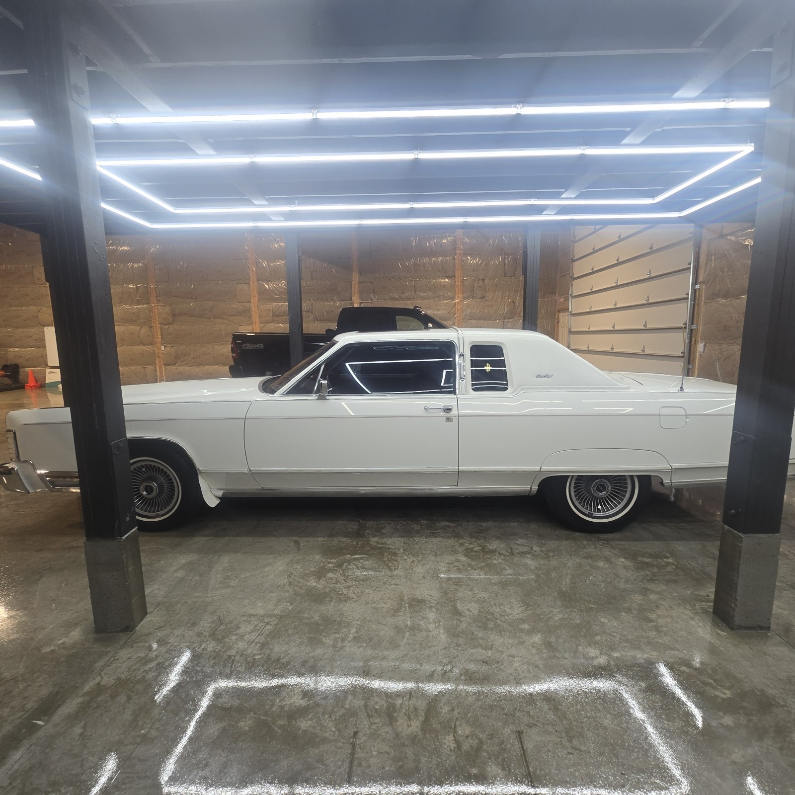 Lincoln-Town-Car-1977-14