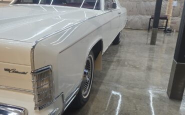 Lincoln-Town-Car-1977-15