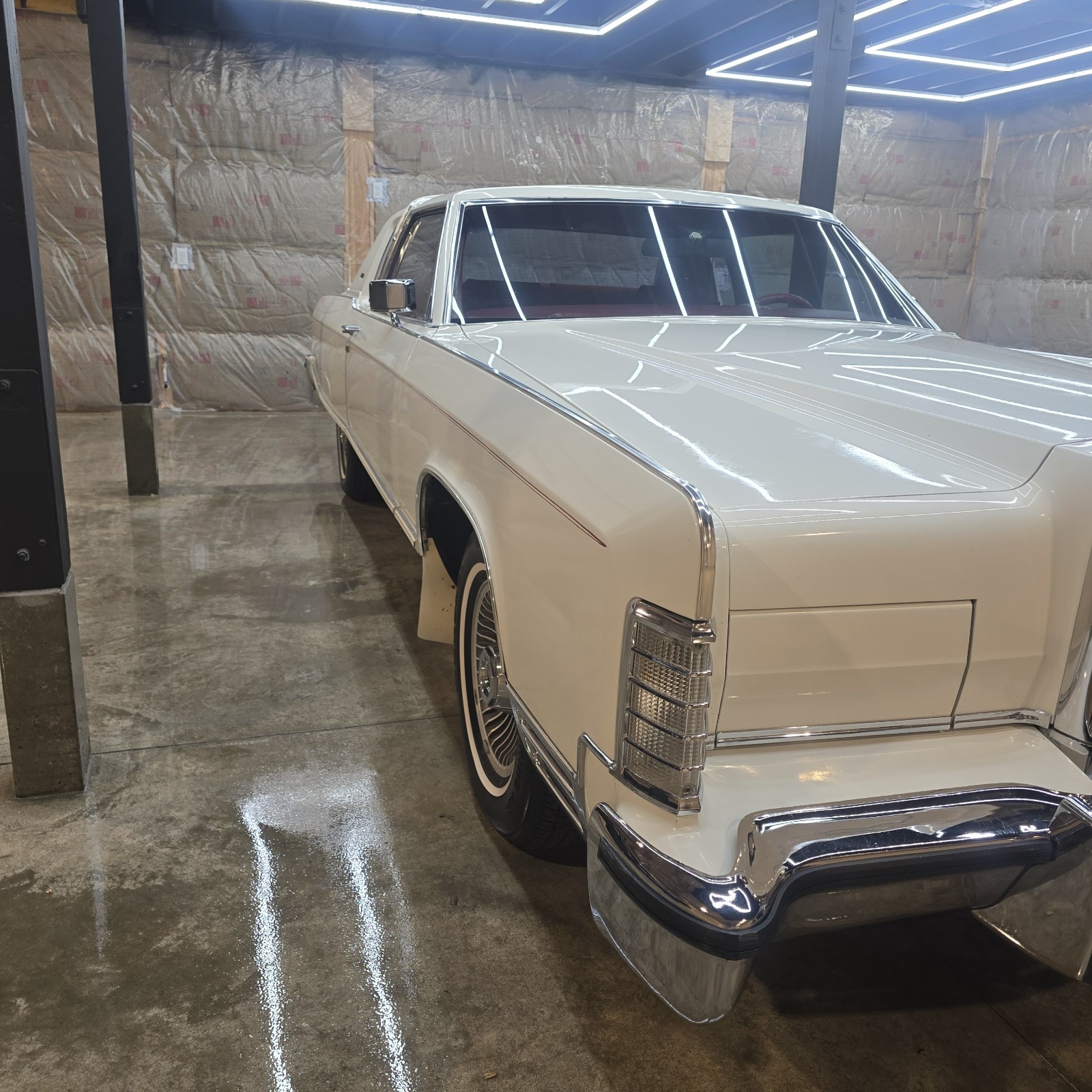 Lincoln-Town-Car-1977-16