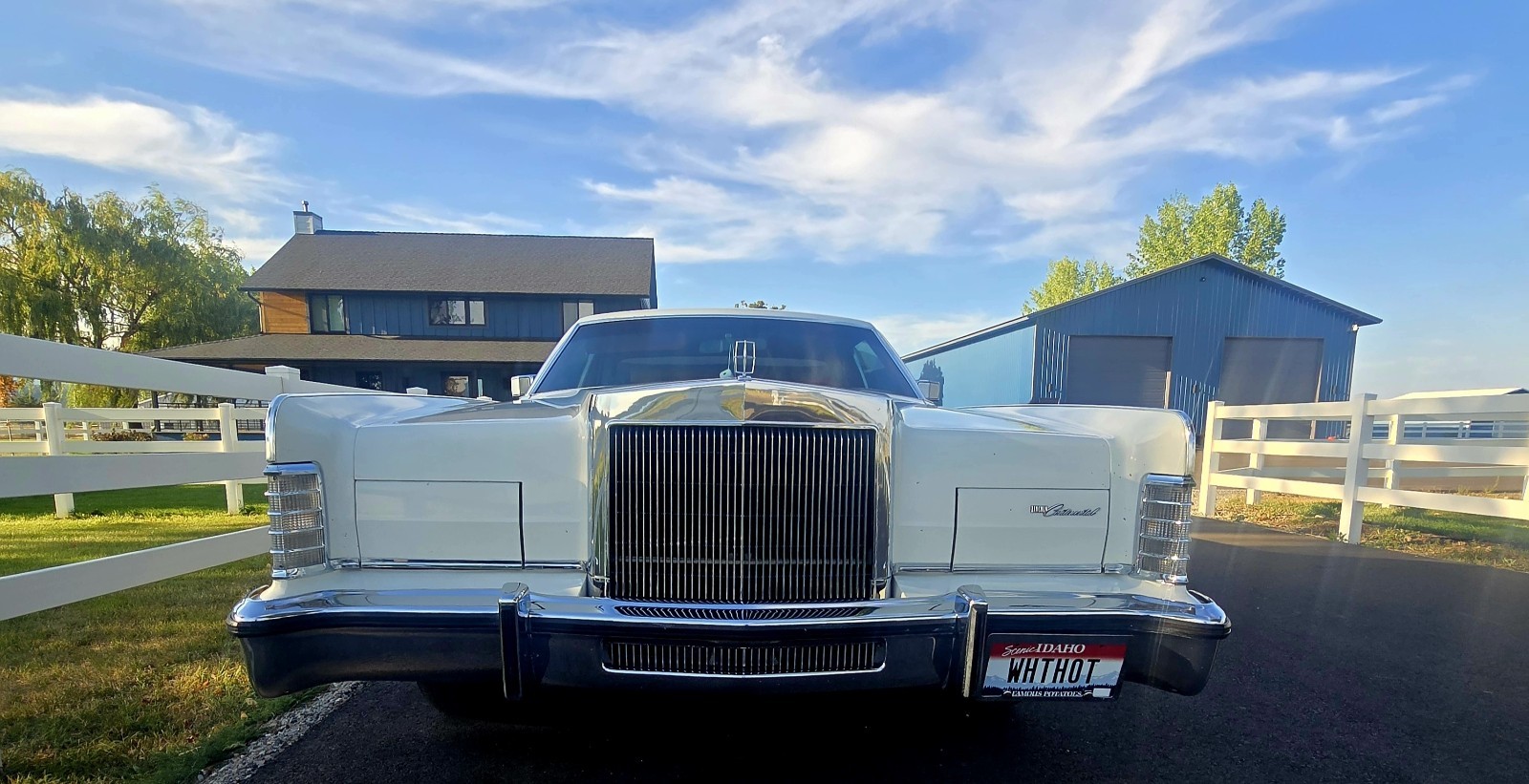 Lincoln-Town-Car-1977-2