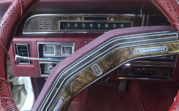 Lincoln-Town-Car-1977-25