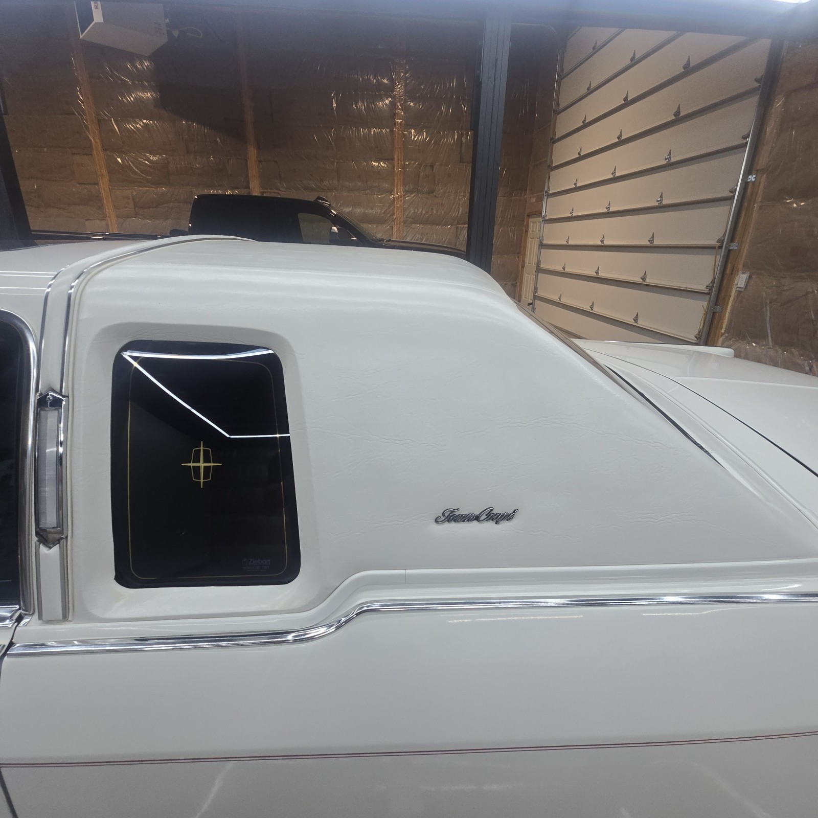 Lincoln-Town-Car-1977-27