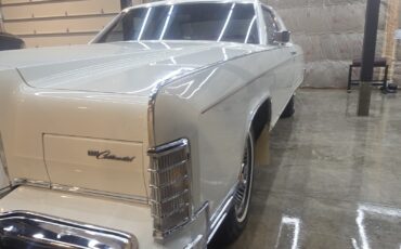Lincoln-Town-Car-1977-4