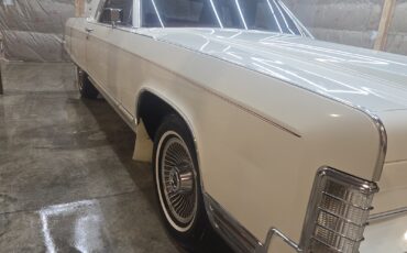 Lincoln-Town-Car-1977-5