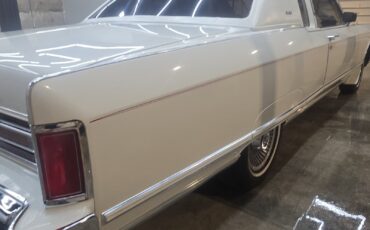 Lincoln-Town-Car-1977-6