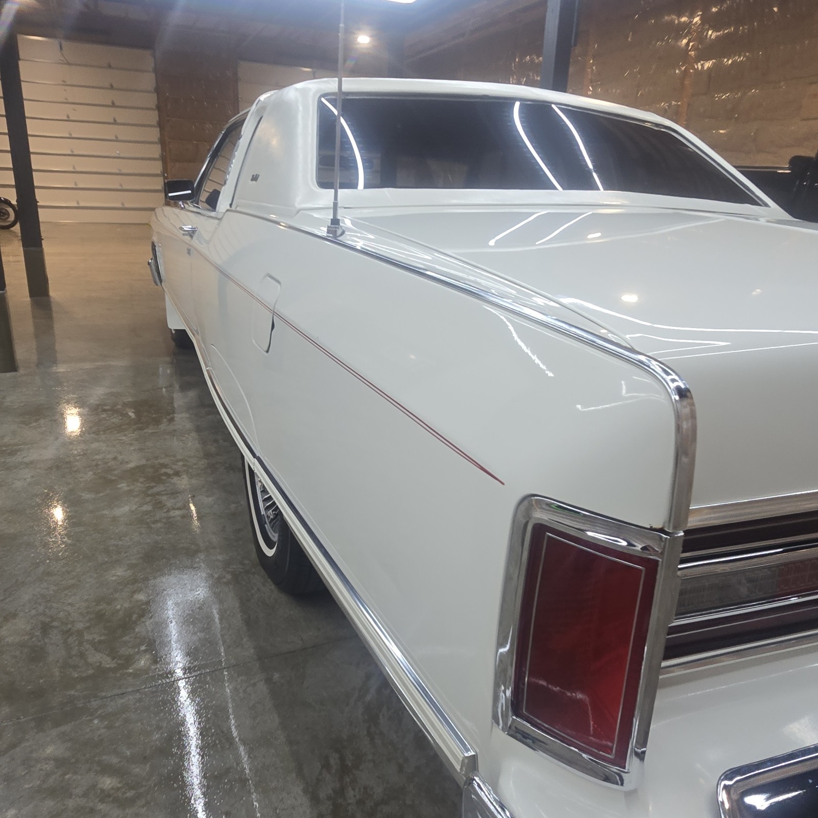 Lincoln-Town-Car-1977-7