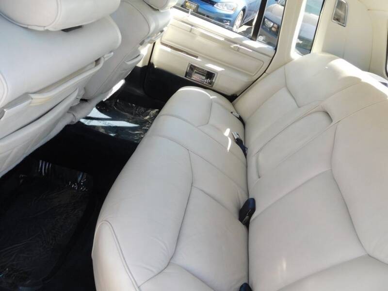 Lincoln-Town-Car-1988-Sedan-14