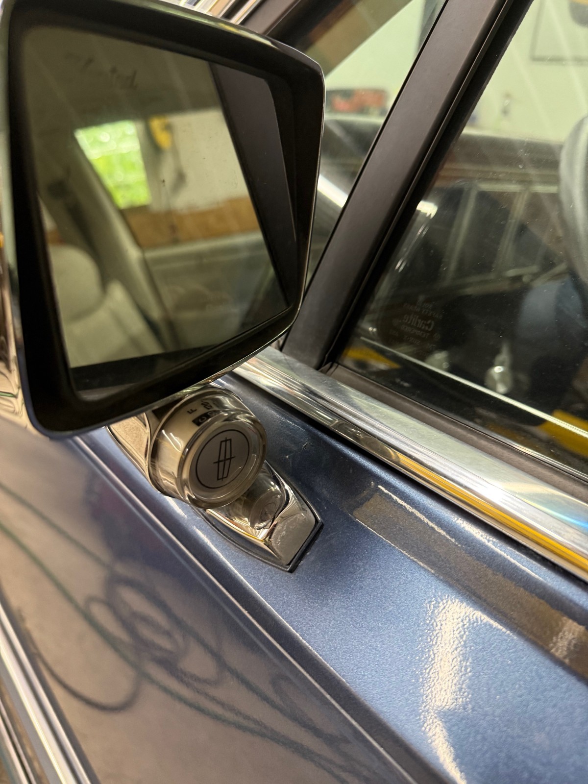 Lincoln-Town-Car-1988-Sedan-23