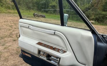 Lincoln-Town-Car-1988-Sedan-27